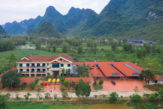 Quay Son Ban Gioc hotel